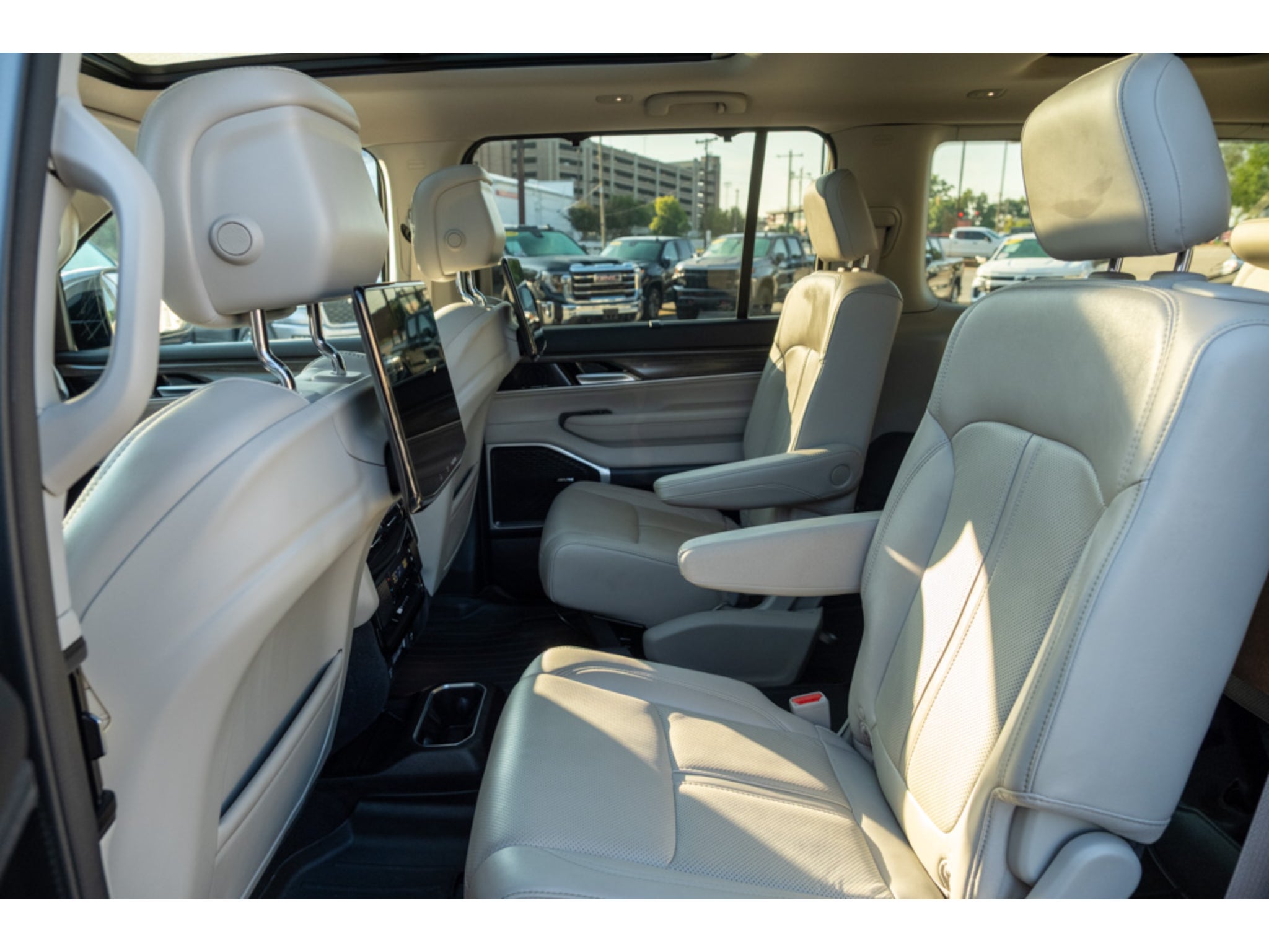 2023 Jeep Wagoneer Series II