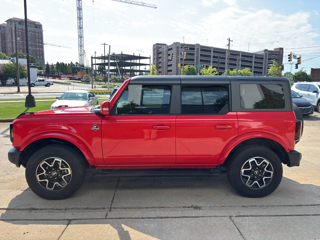 2024 Ford Bronco Outer Banks