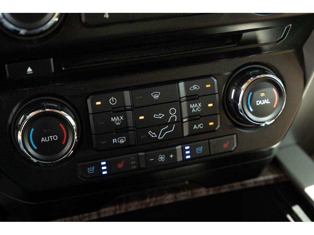2017 Ford Super Duty F-350 DRW Lariat
