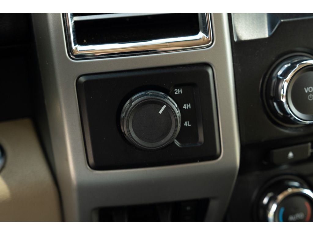 2017 Ford Super Duty F-350 DRW Lariat