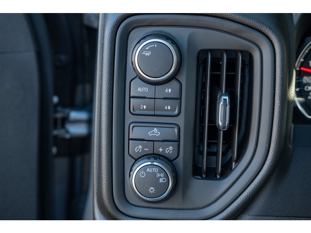 2022 Chevrolet Silverado 1500 LTD Custom Trail Boss
