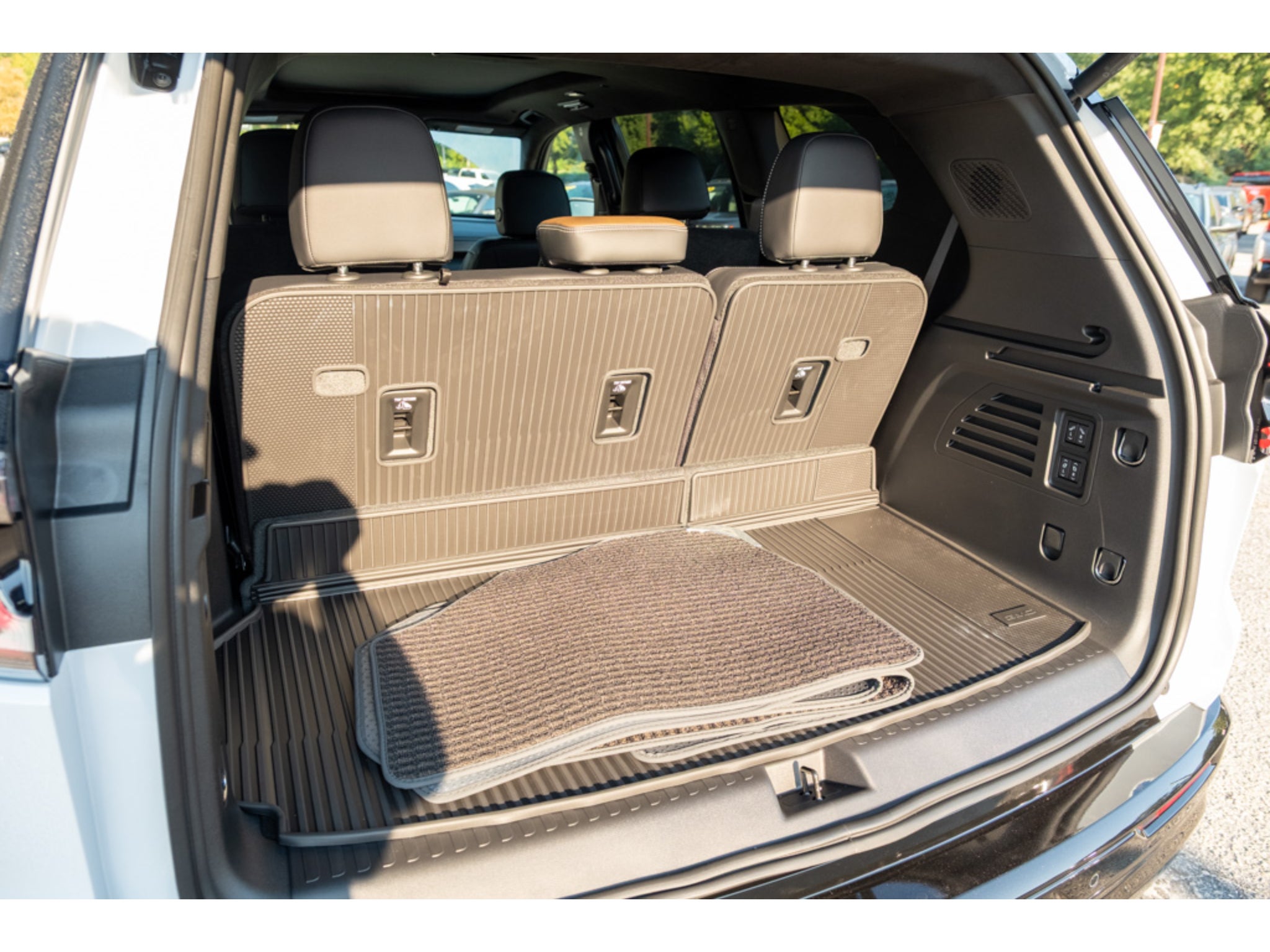 2027 GMC Acadia Denali Ultimate - Photo 33