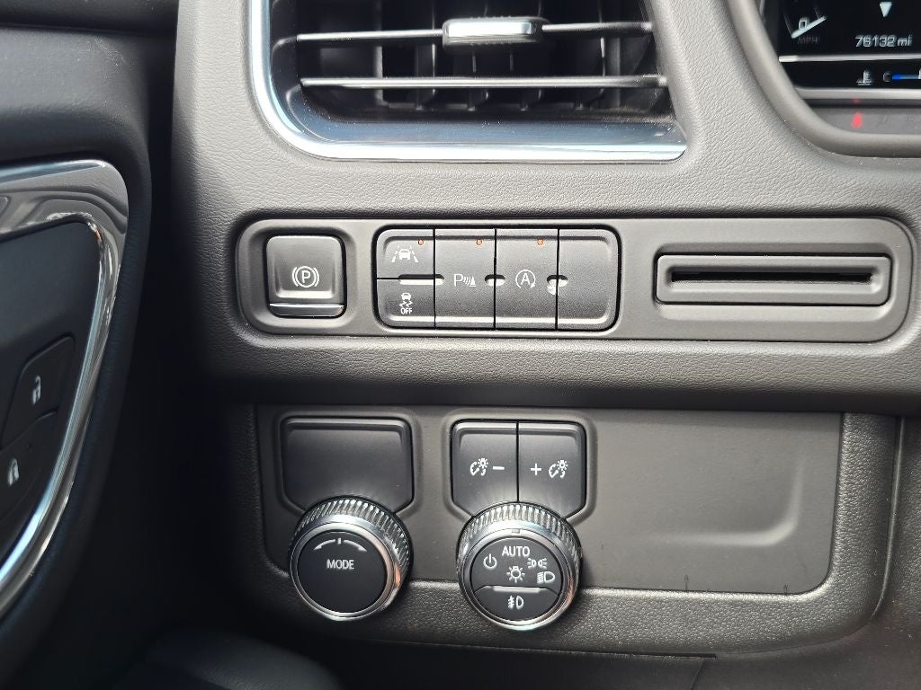 2023 GMC Yukon XL SLE