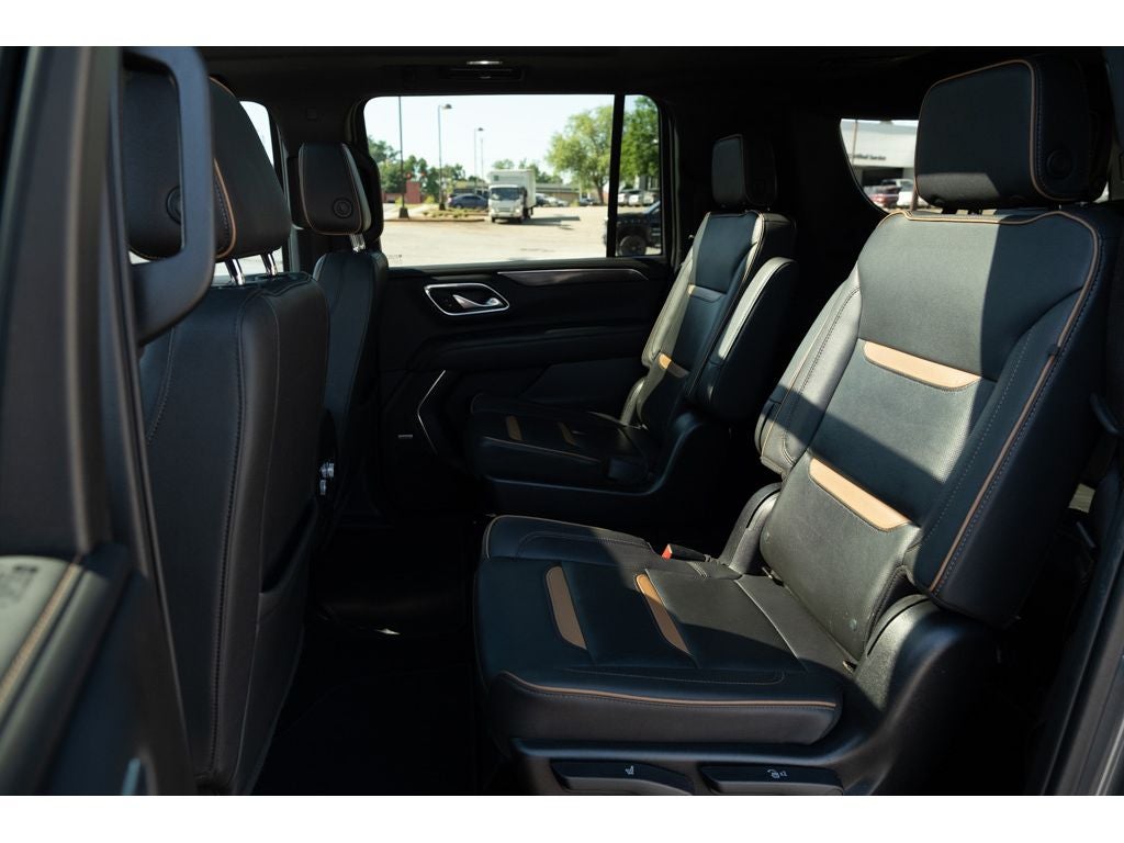 2022 GMC Yukon XL AT4