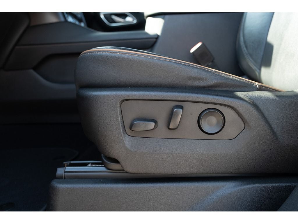 2022 GMC Yukon XL AT4