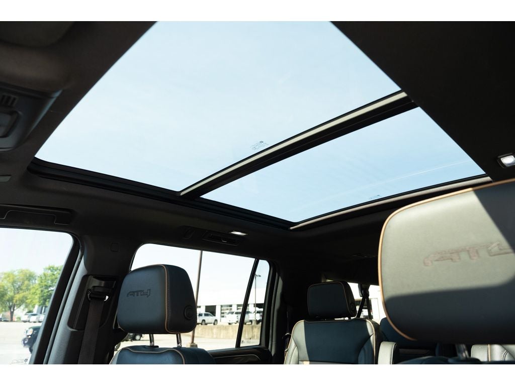 2022 GMC Yukon XL AT4