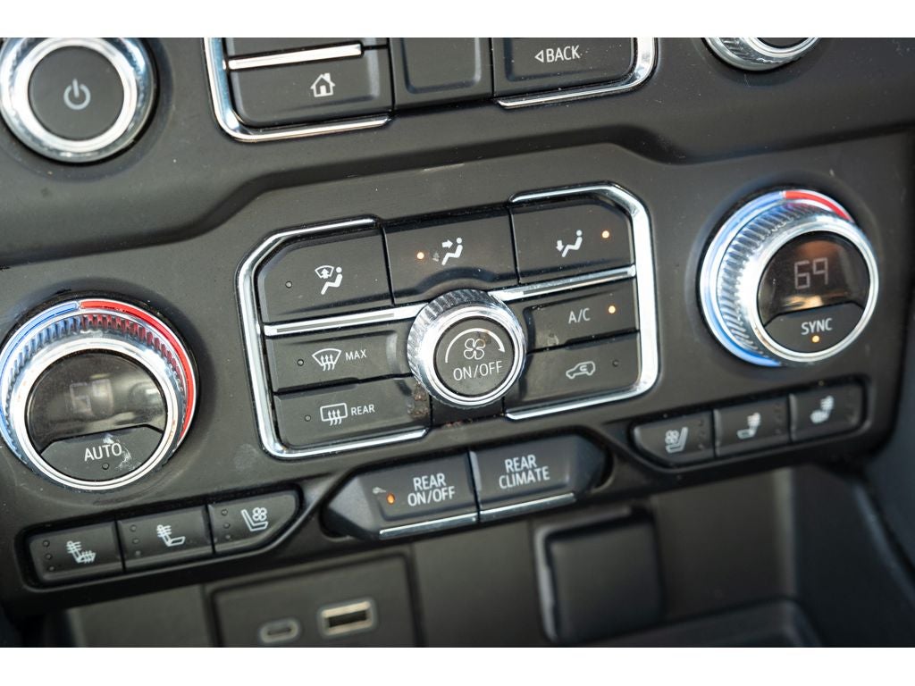 2022 GMC Yukon XL AT4