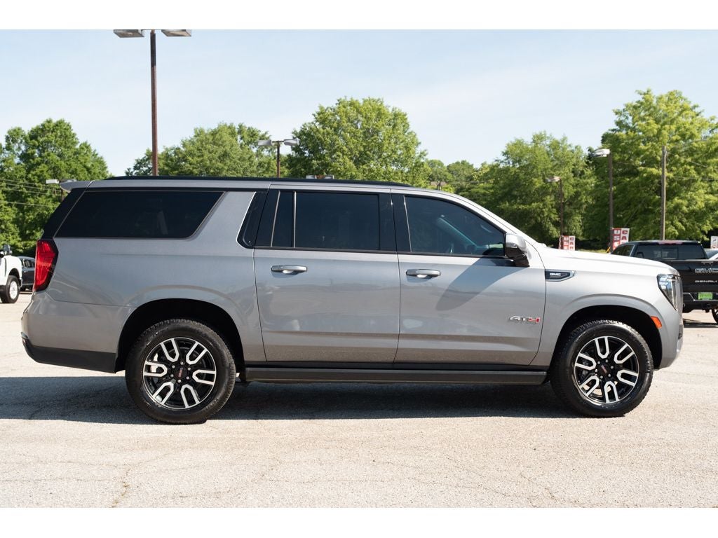2022 GMC Yukon XL AT4