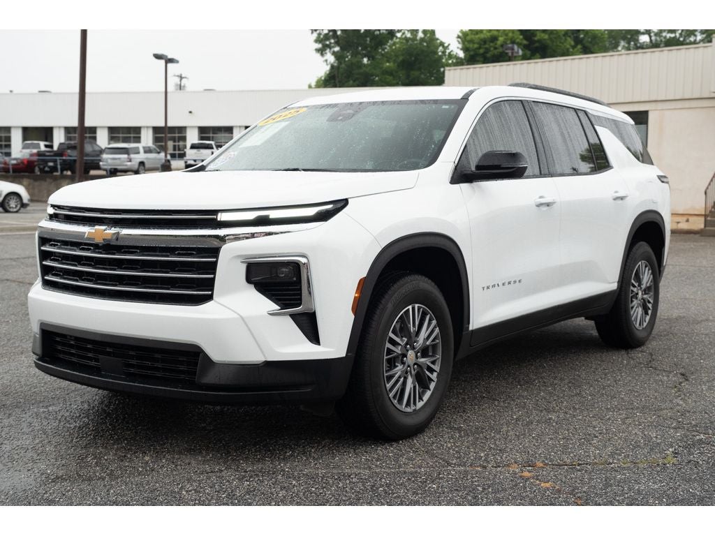 2025 Chevrolet Traverse LT