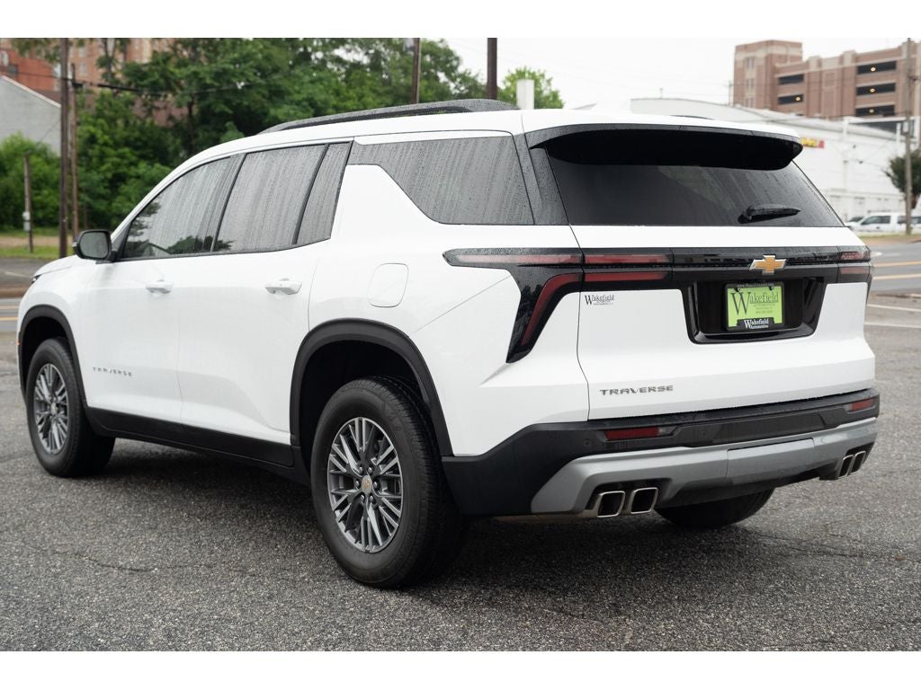2025 Chevrolet Traverse LT