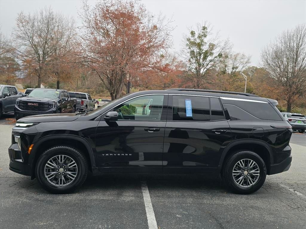 2025 Chevrolet Traverse LT