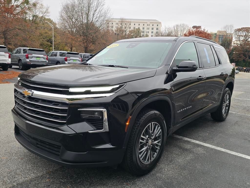 2025 Chevrolet Traverse LT