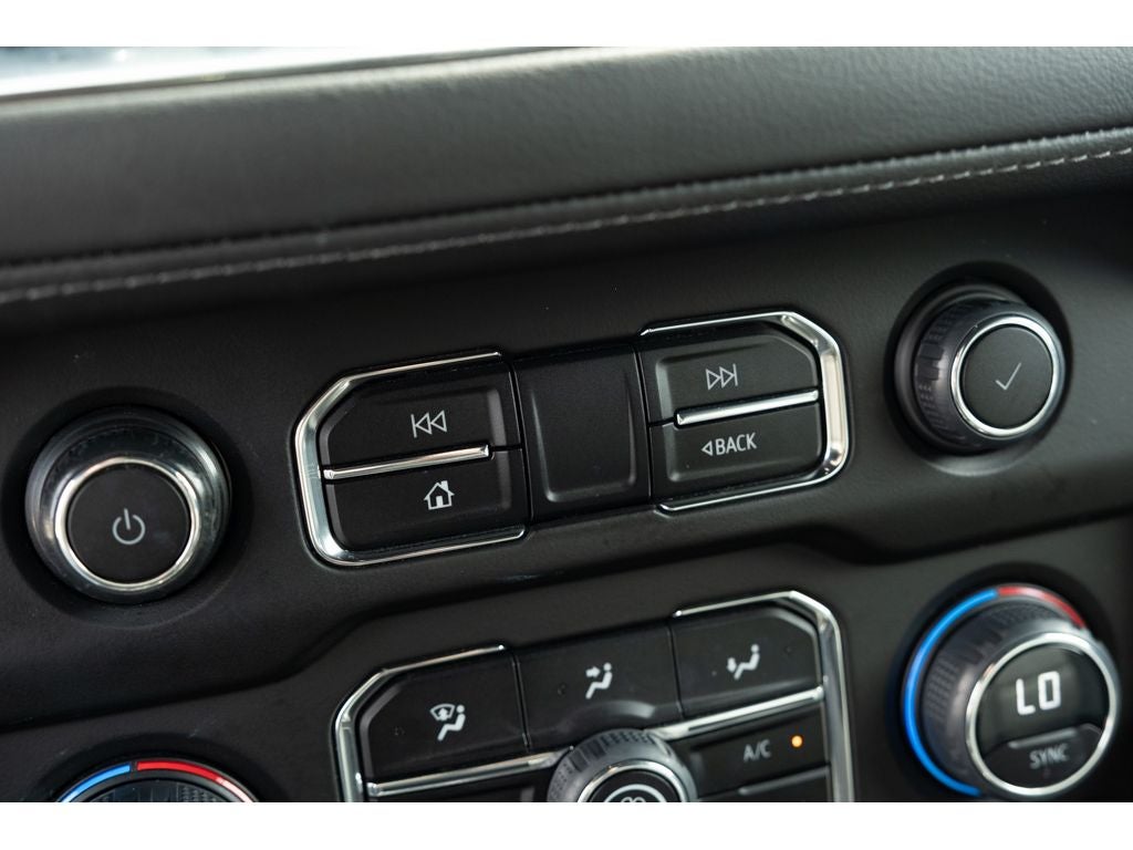 2022 Chevrolet Suburban LT