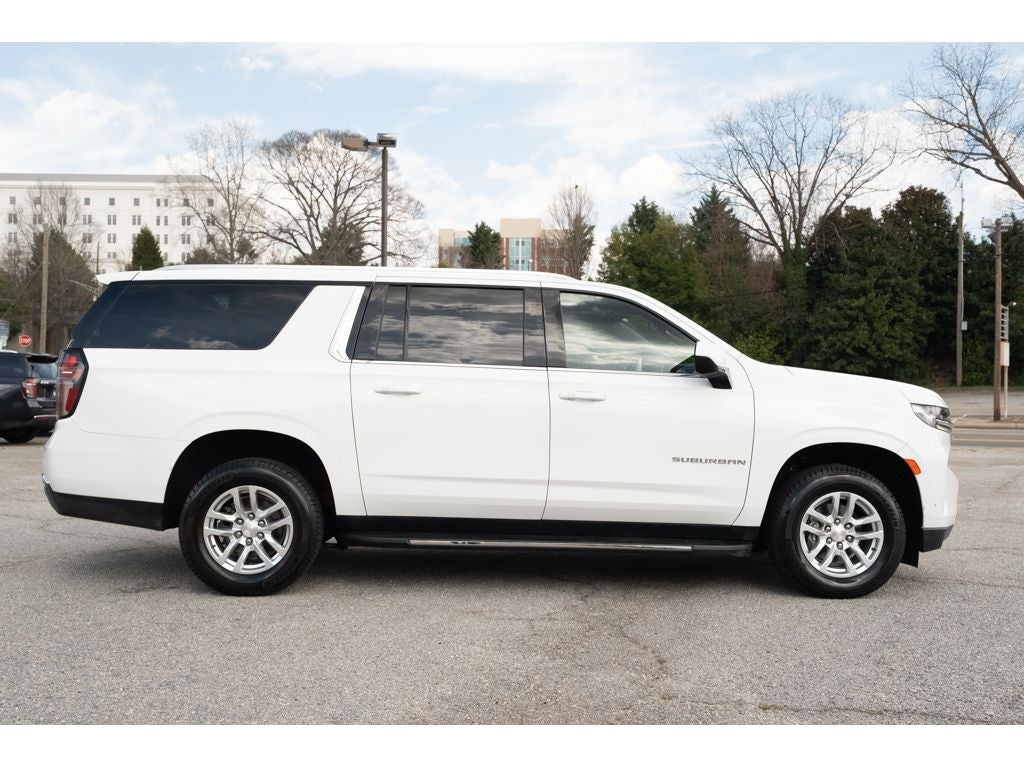 2022 Chevrolet Suburban LT
