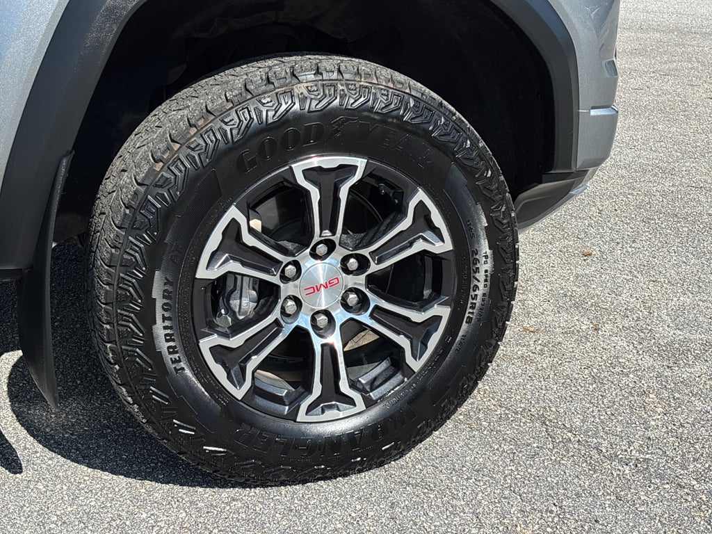 2024 GMC Canyon AT4