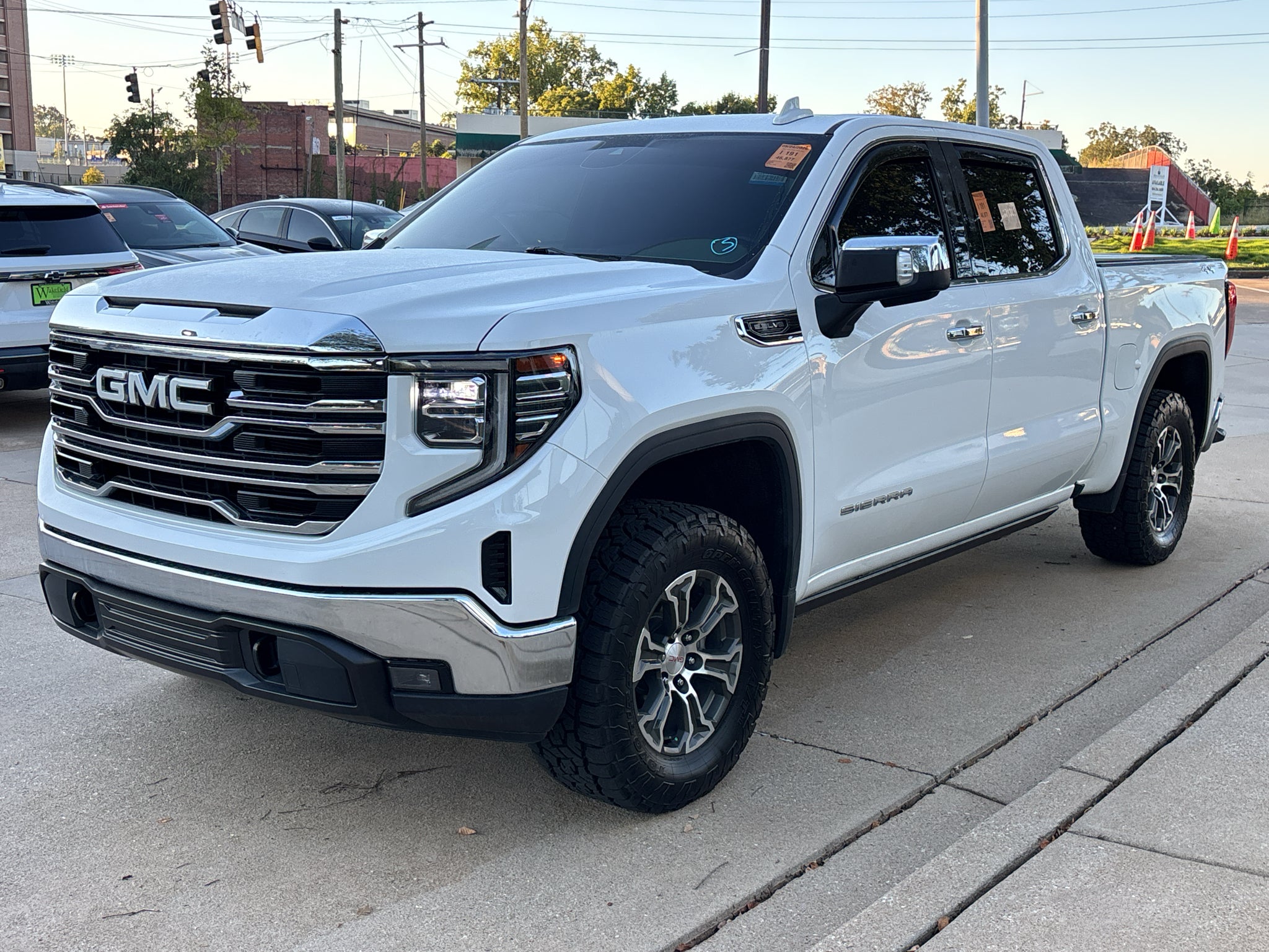 2025 GMC Sierra 1500 SLT
