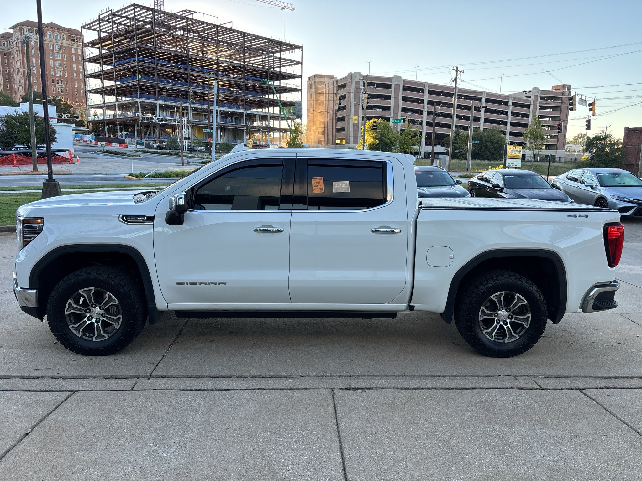 2025 GMC Sierra 1500 SLT