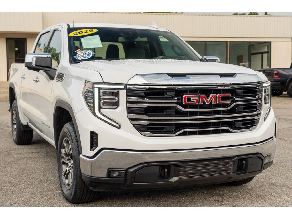 2025 GMC Sierra 1500 SLT