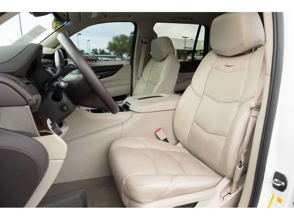 2016 Cadillac Escalade Luxury Collection