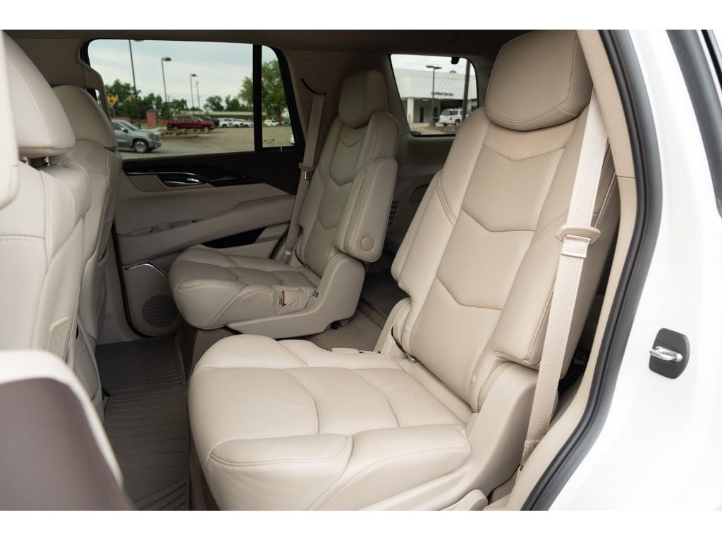 2016 Cadillac Escalade Luxury Collection