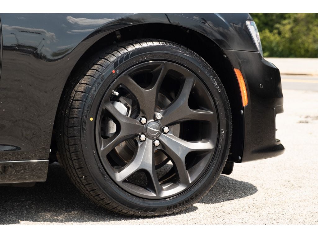 2022 Chrysler 300 Touring L