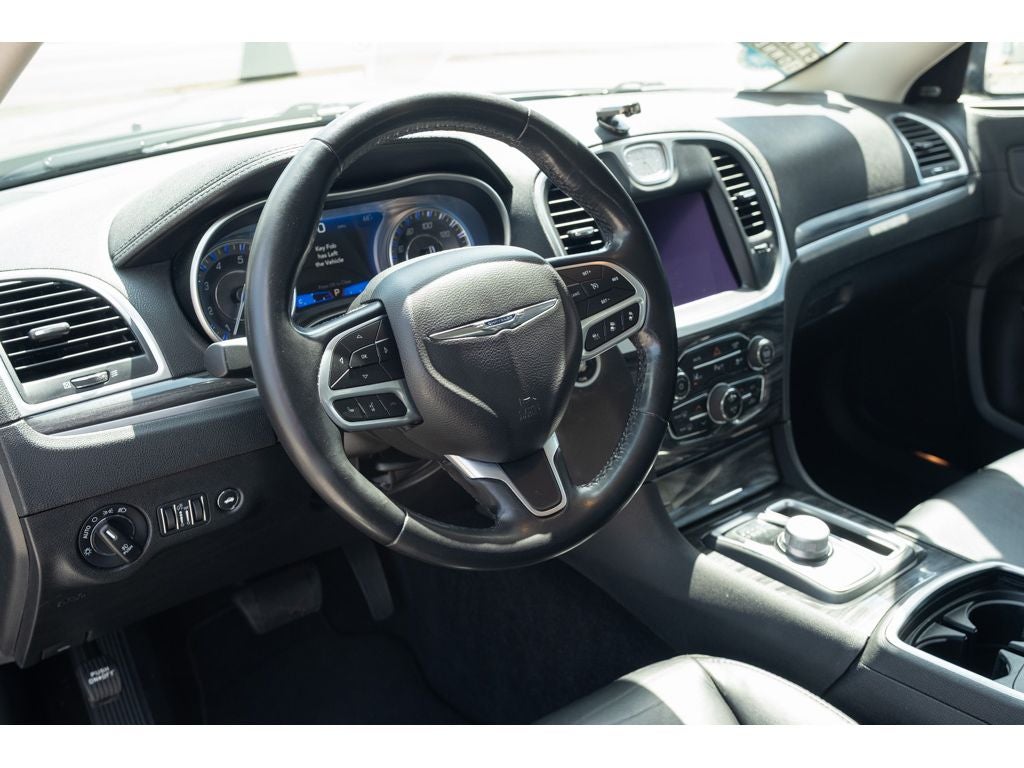 2022 Chrysler 300 Touring L