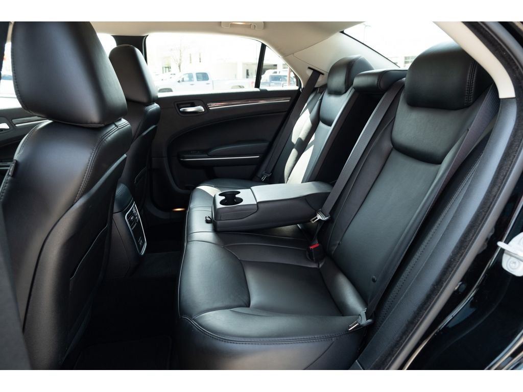 2022 Chrysler 300 Touring L