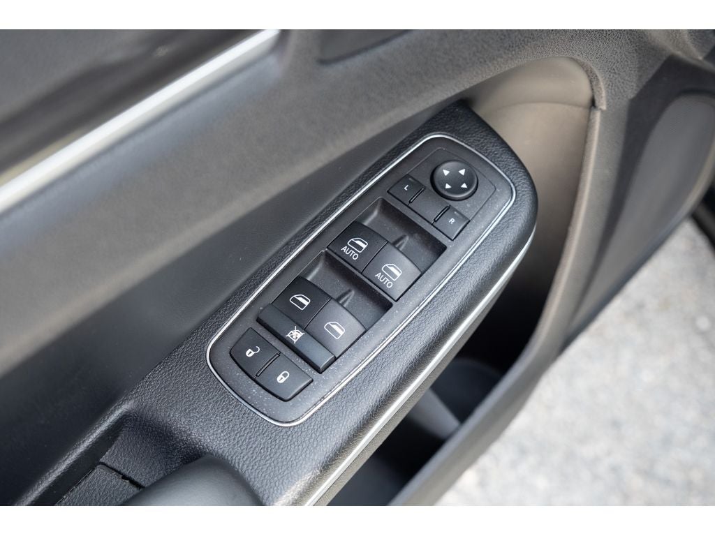 2022 Chrysler 300 Touring L