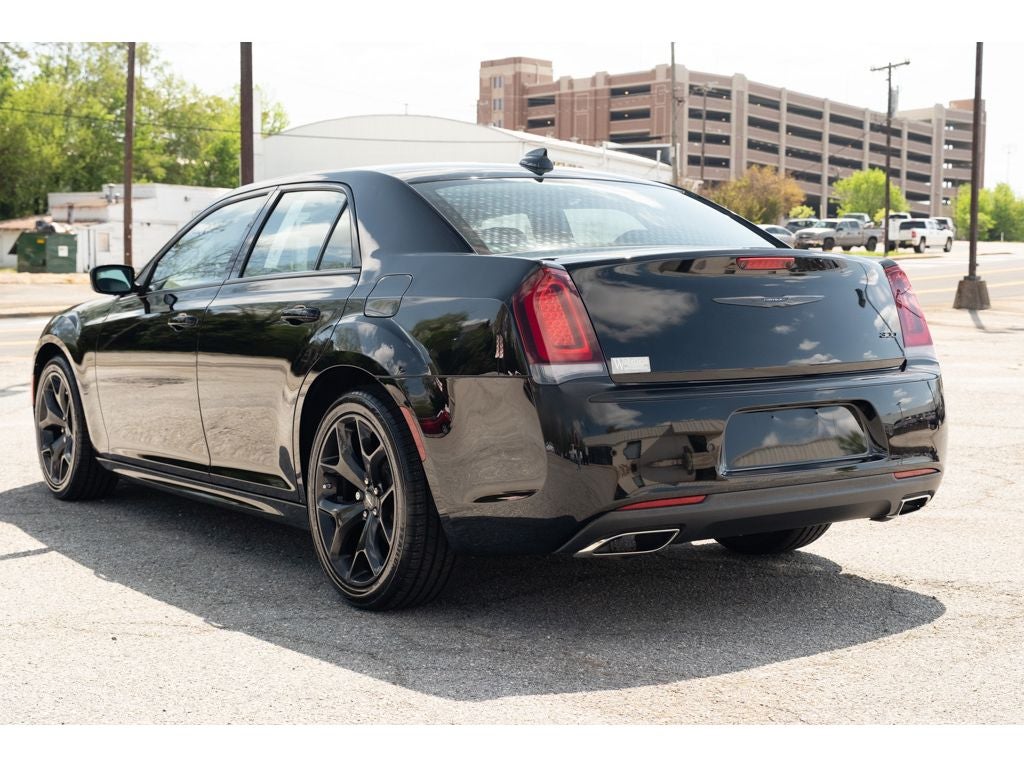 2022 Chrysler 300 Touring L