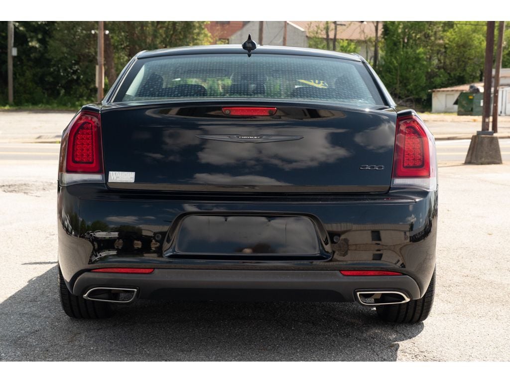 2022 Chrysler 300 Touring L