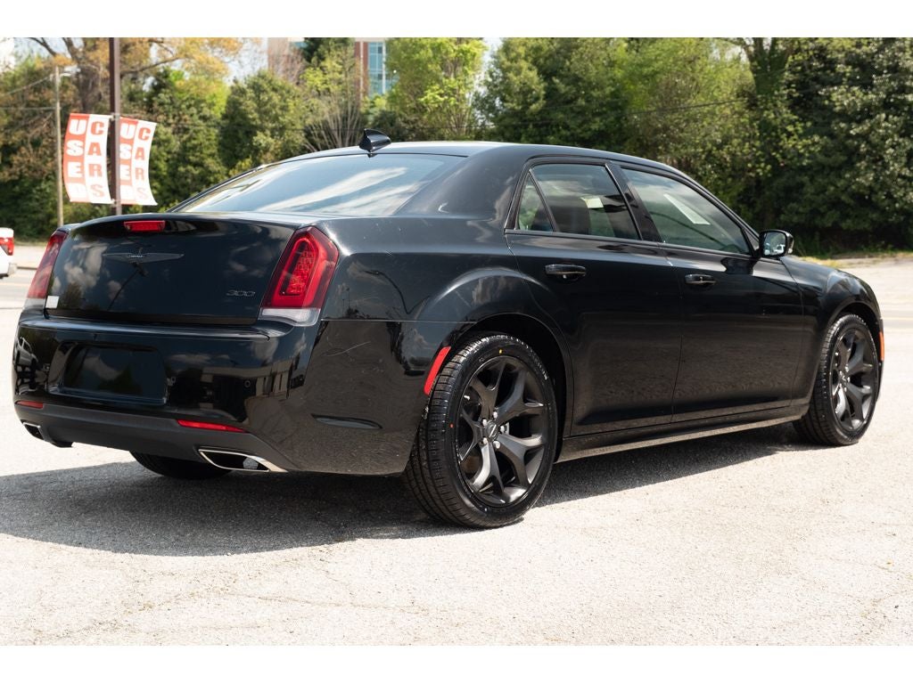 2022 Chrysler 300 Touring L