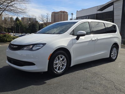 2023 Chrysler Voyager LX