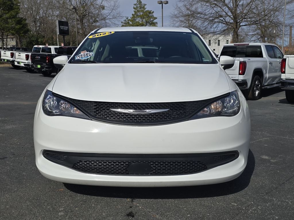 2023 Chrysler Voyager LX