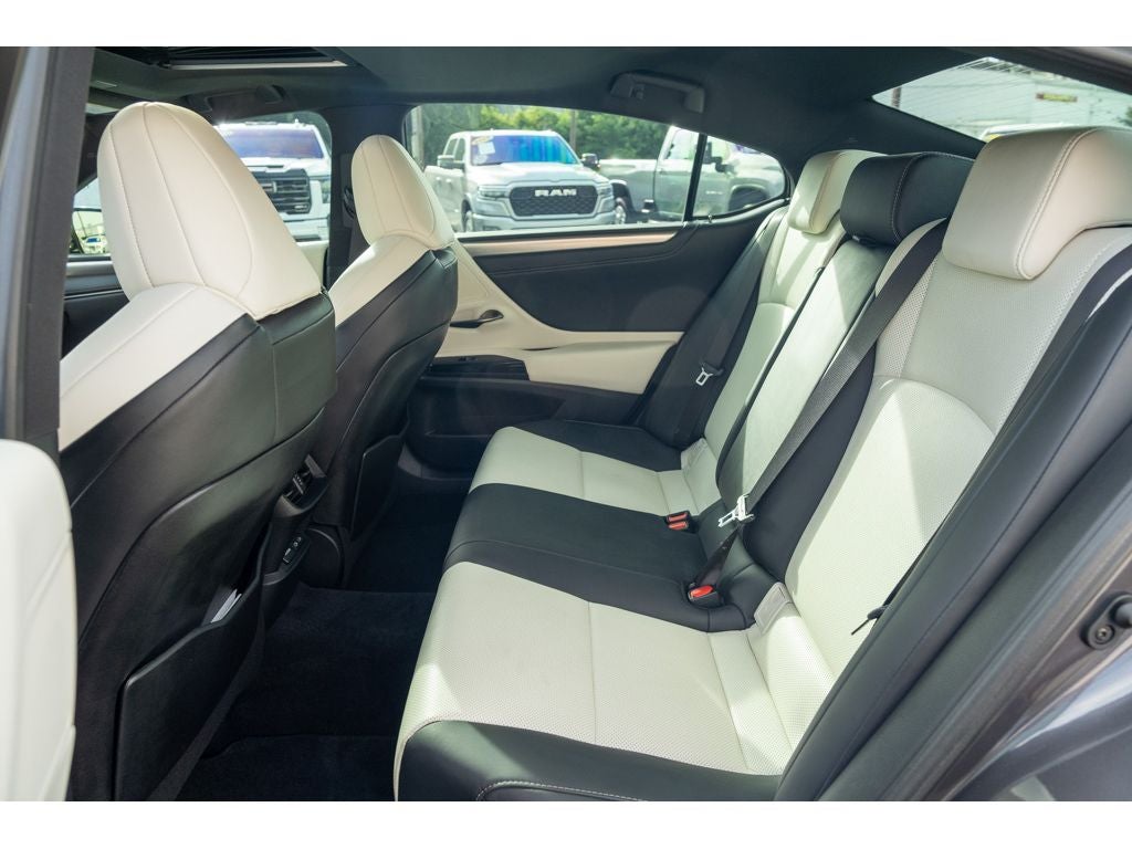 2023 Lexus ES ES 350 F SPORT Handling