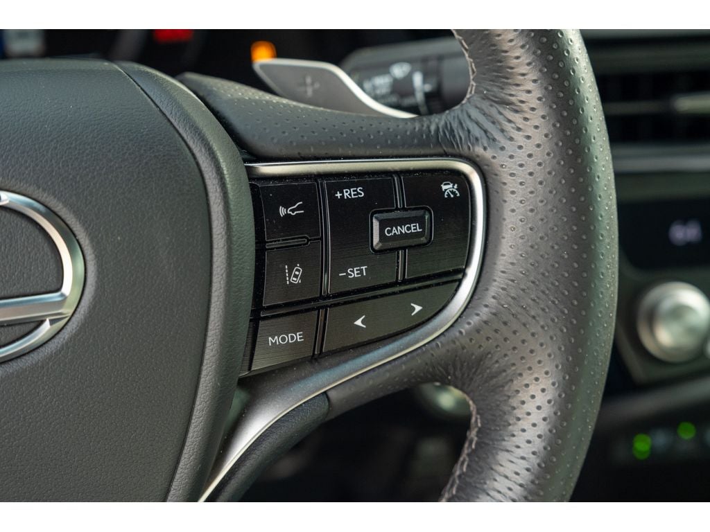 2023 Lexus ES ES 350 F SPORT Handling