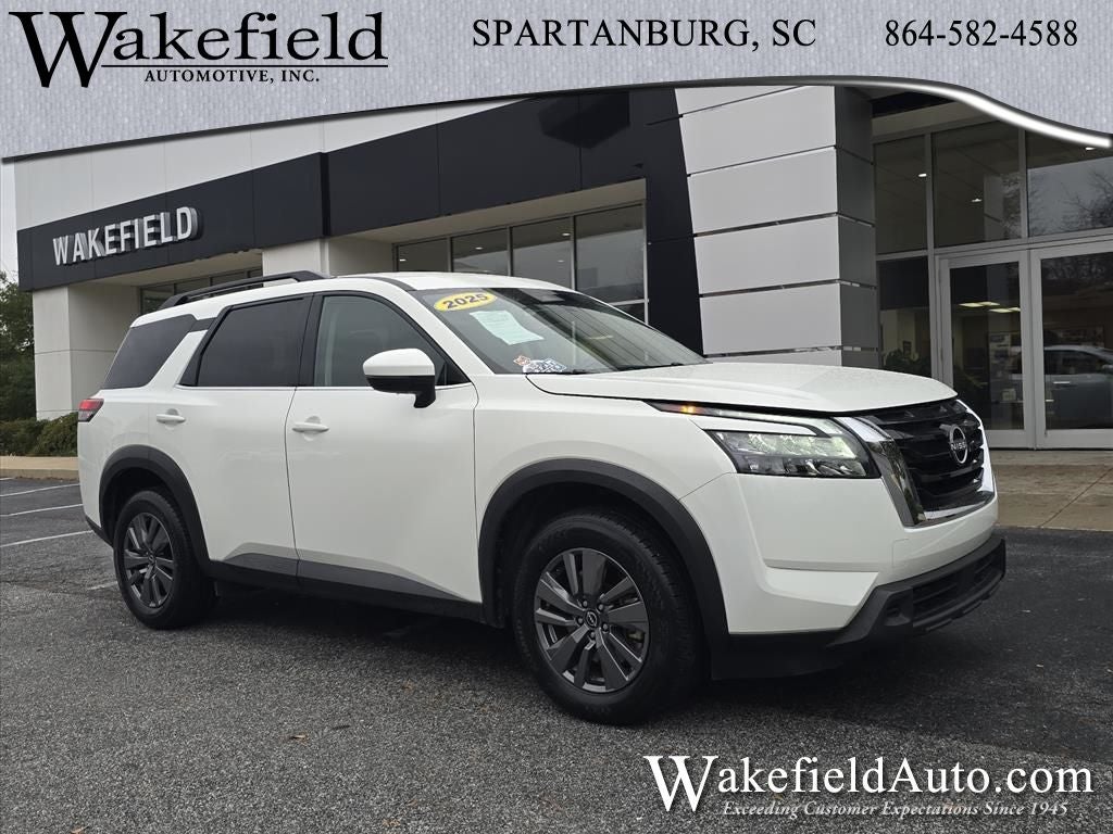 2025 Nissan Pathfinder SV