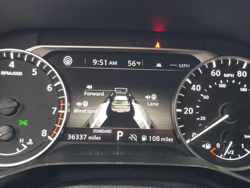 2025 Nissan Pathfinder SV