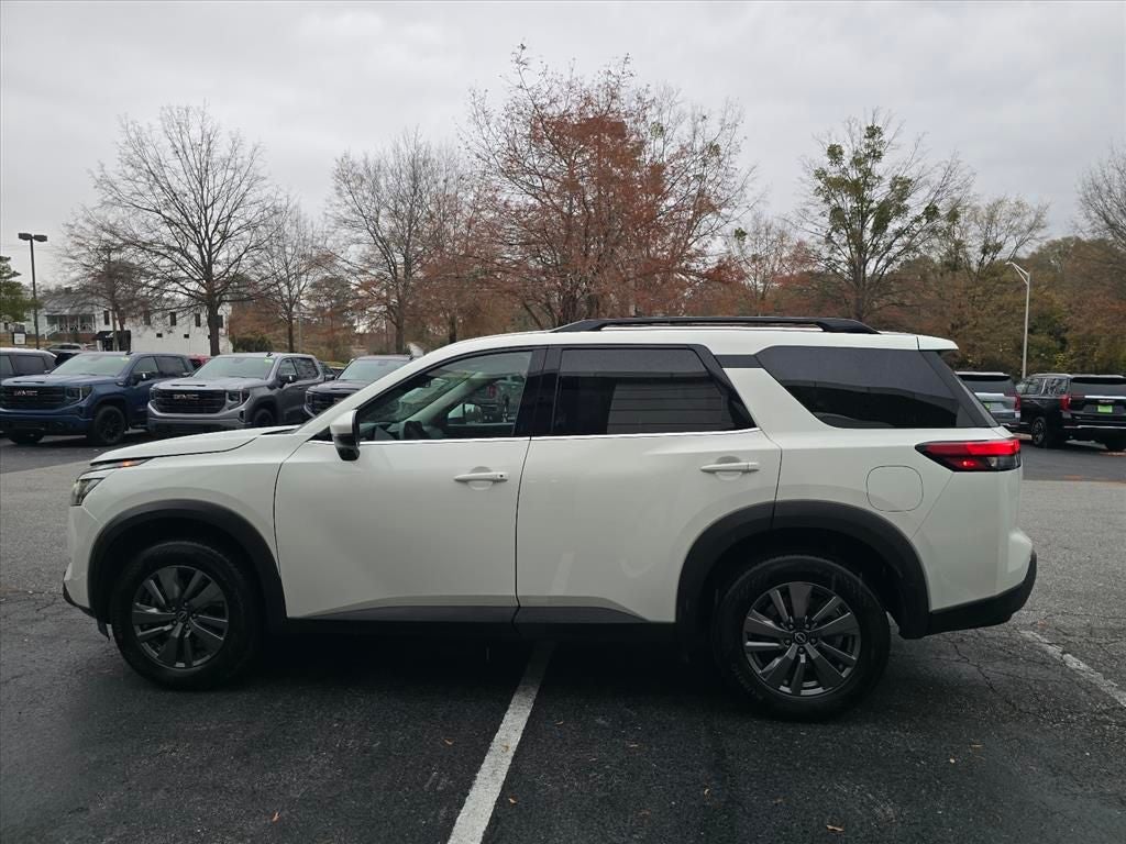 2025 Nissan Pathfinder SV