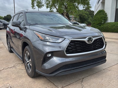 2025 Toyota Highlander LE