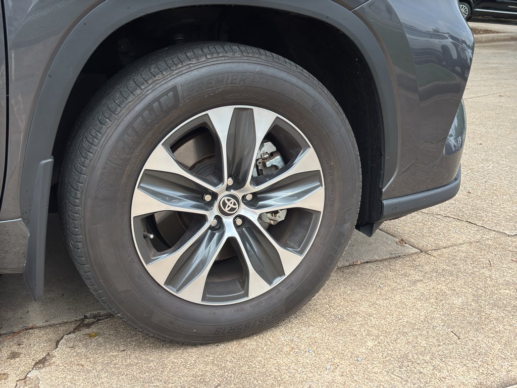 2025 Toyota Highlander LE