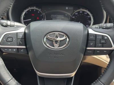 2025 Toyota Highlander LE