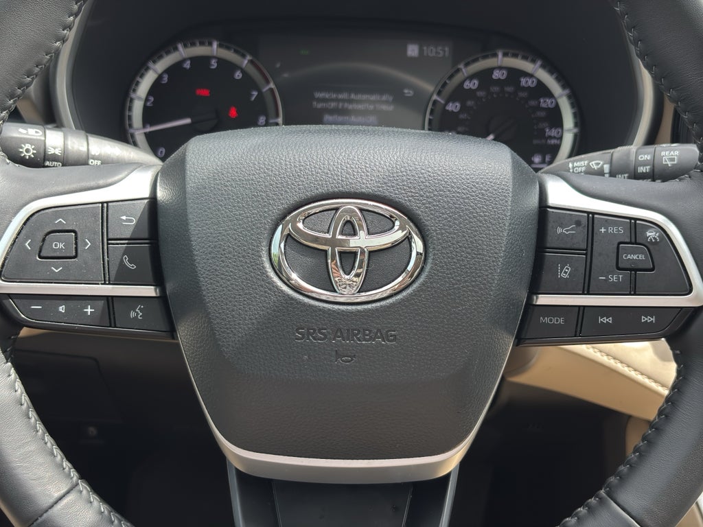 2025 Toyota Highlander LE