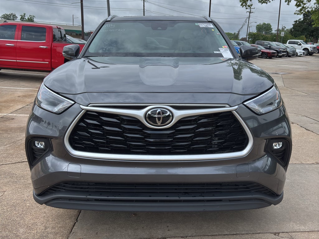 2025 Toyota Highlander LE