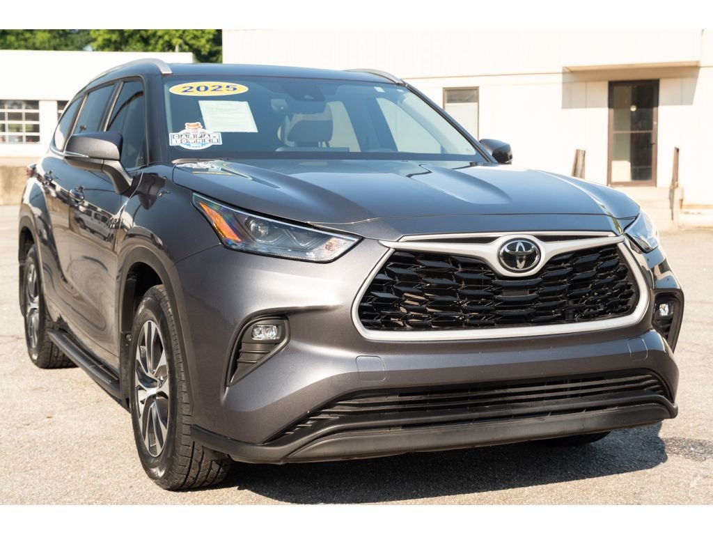 2025 Toyota Highlander XLE