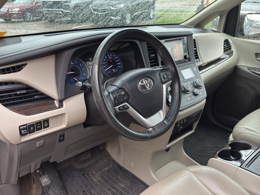 2015 Toyota Sienna XLE