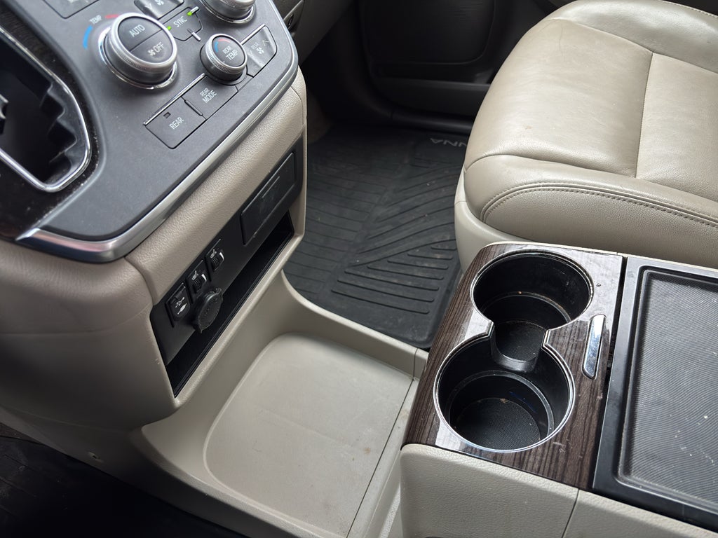 2015 Toyota Sienna XLE