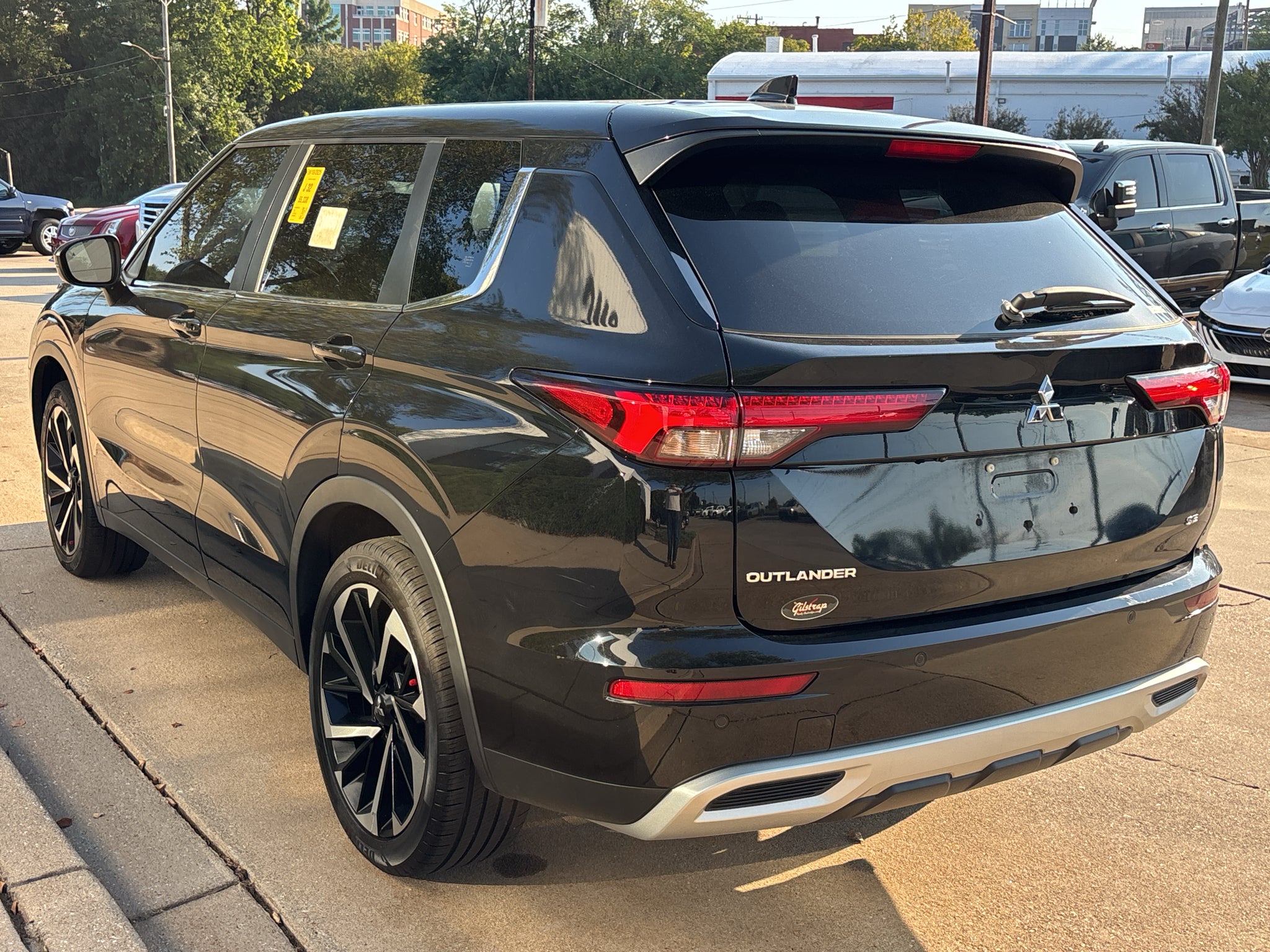 2024 Mitsubishi Outlander SE