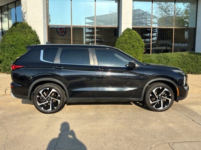 2024 Mitsubishi Outlander SE