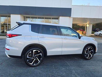 2024 Mitsubishi Outlander SE