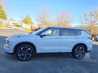 2024 Mitsubishi Outlander SE